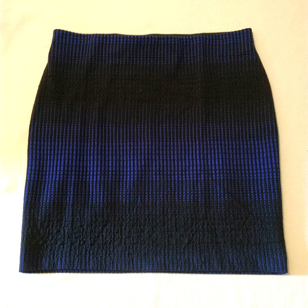 Studio point summer skirt with stunning cobalt blue and black details. Size XL